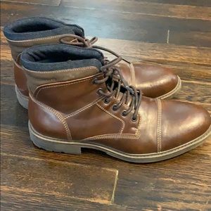 Men’s casual boots barely worn